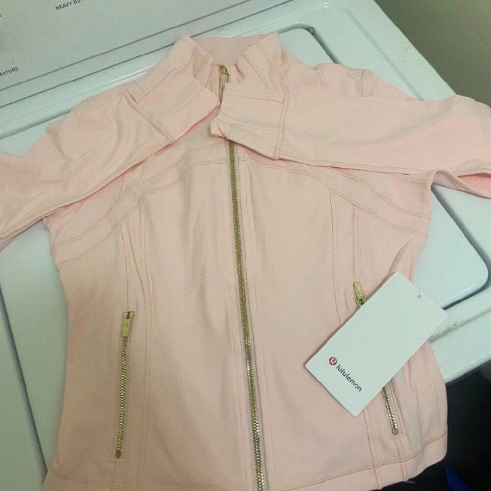 LULULEMON Define Jacket Cropped Nulu Blush Quartz/Gold/Gold SIZE 8